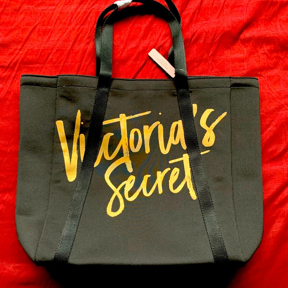 Insulated side pocket bag by VS. BNWT